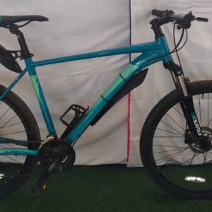 Size 27.5 hybrid Bike